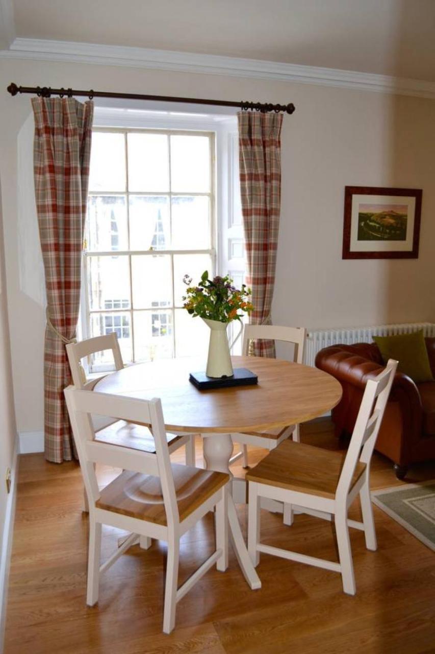 Joivy Stylish Apt In Trendy New Town Location Edinburgh Exterior photo